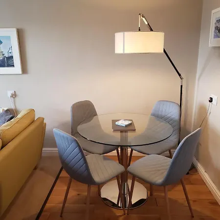 On Windermere, Splendid For 4, Parking, Views