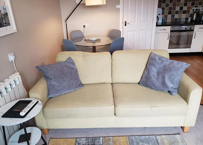 On Windermere, Splendid For 4, Parking, Views Apartment *