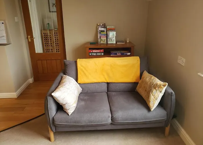 On Windermere, Splendid For 4, Parking, Views * Bowness-on-Windermere