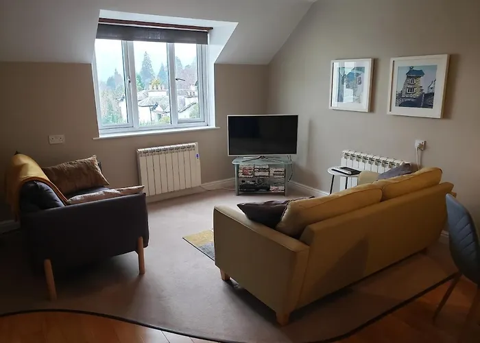 On Windermere, Splendid For 4, Parking, Views